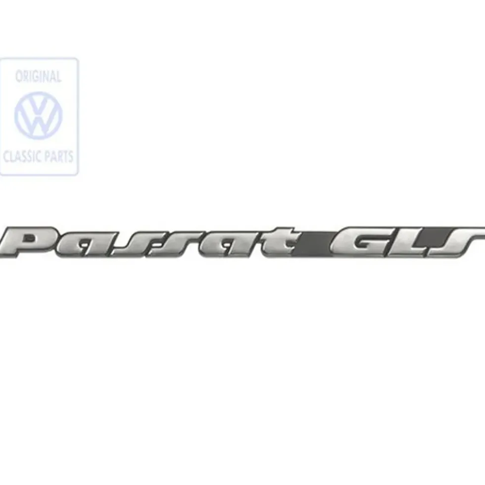 Emblème PASSAT GLS chromé sur fond noir pour hayon et malle arrière de VW Passat B3 Berline et Variant GLS (08/1991-09/1993)