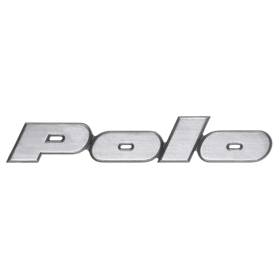 Emblème POLO chromé sur fond noir pour hayon de VW Polo 2F (10/1990-07/1994) - sans niveau de finition