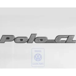 Emblème POLO CL chromé sur fond noir pour hayon de VW Polo 2F finition CL (10/1990-07/1994)