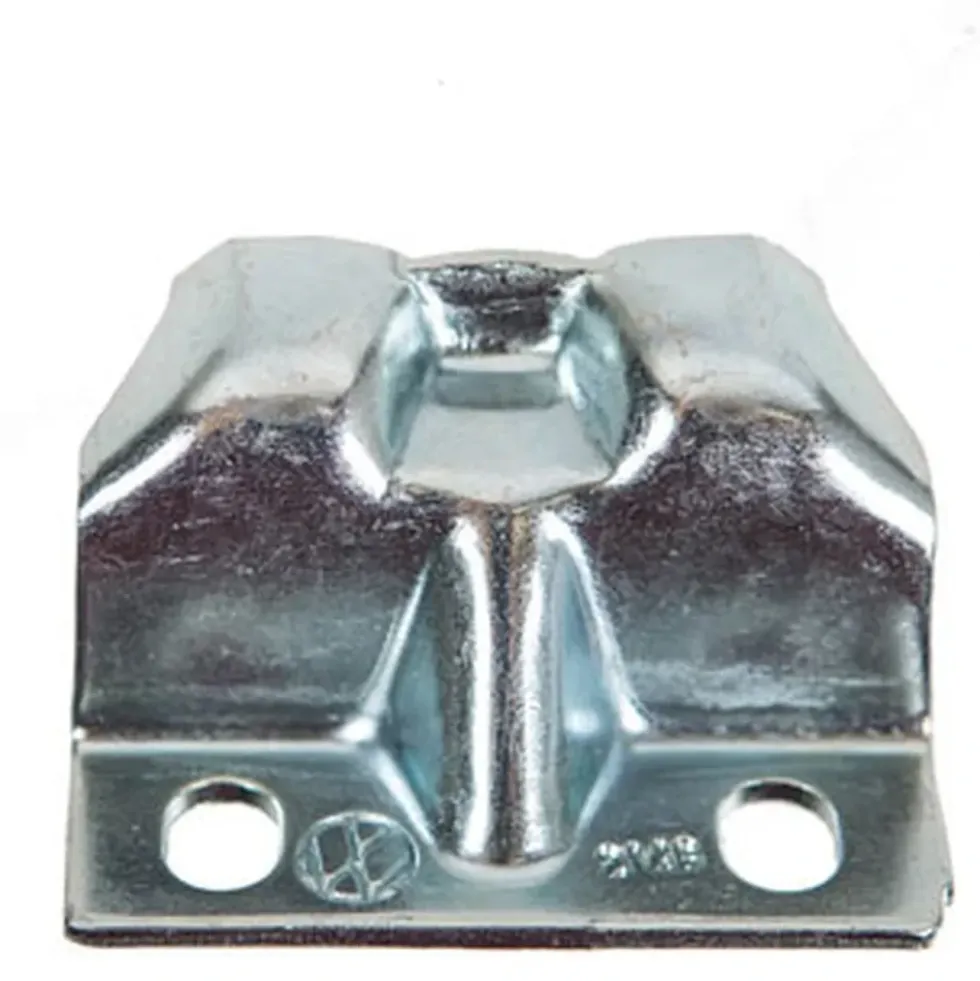 Tôle de fermeture de capot moteur arrière