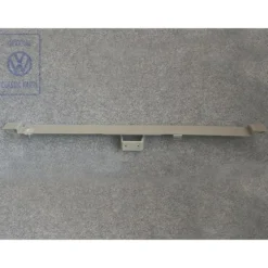 Traverse inférieure de panneau arrière pour VW 181